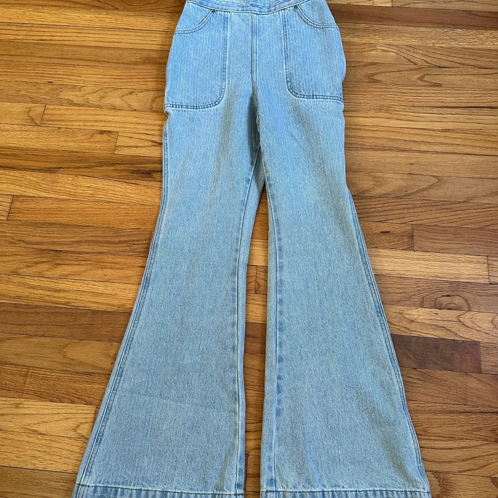 Lee Light Blue High-Rise Flare Jeans with Patch Pockets